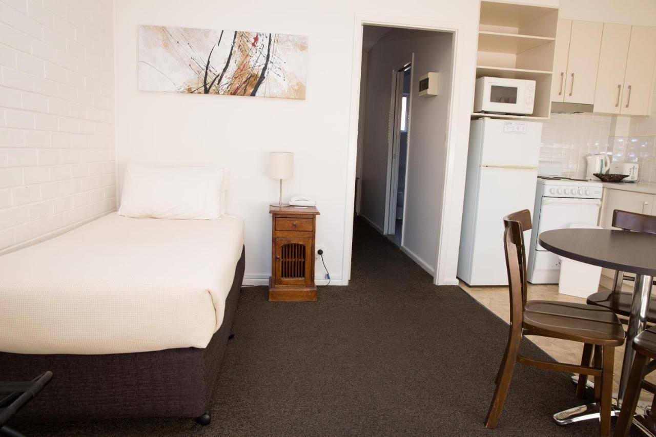Centralpoint Motel Wagga Wagga Buitenkant foto